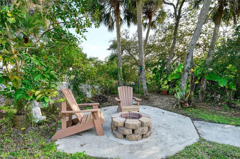 27285 Belle Rio Dr, Bonita Springs, FL 34135-25