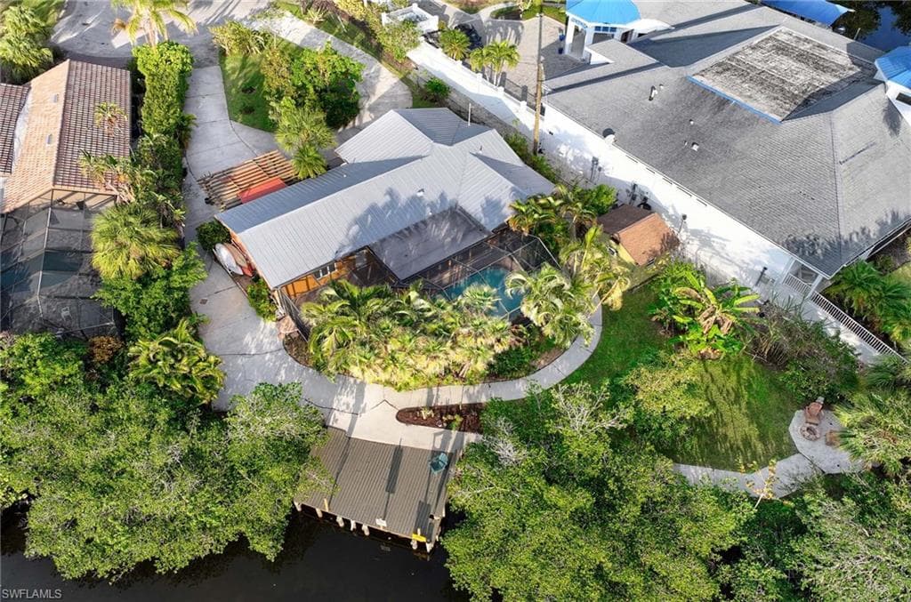 27285 Belle Rio Dr, Bonita Springs, FL 34135-27