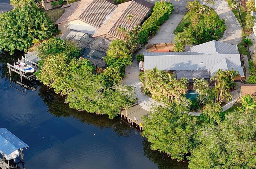 27285 Belle Rio Dr, Bonita Springs, FL 34135-32