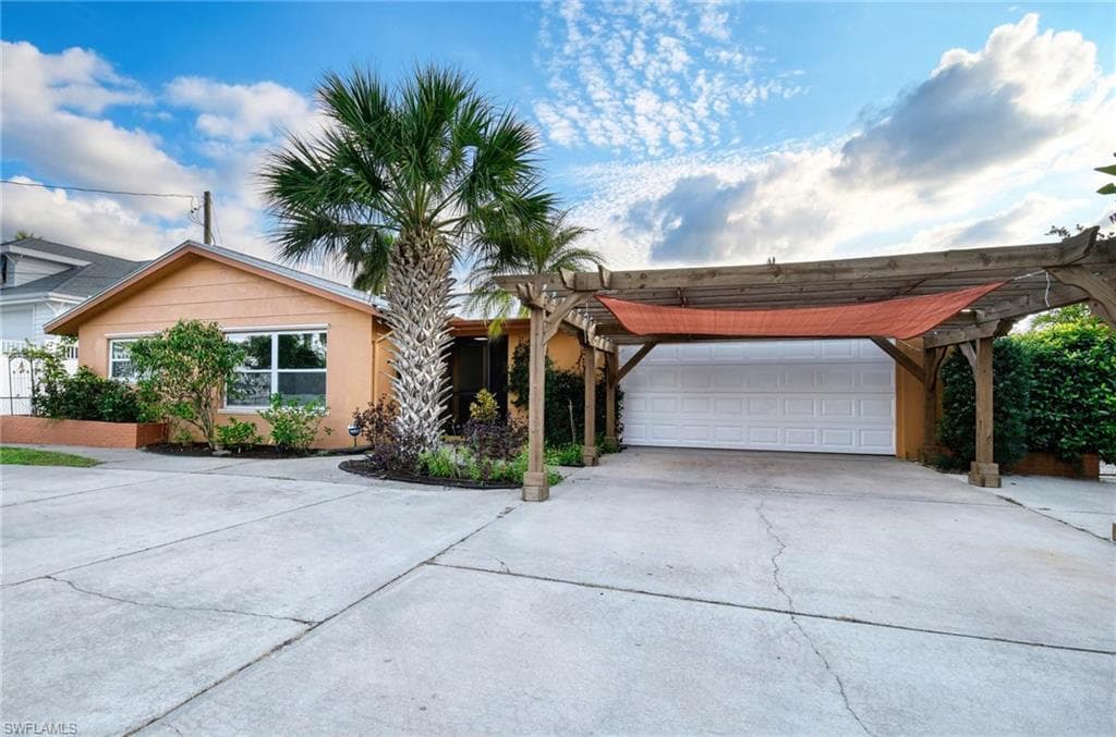 27285 Belle Rio Dr, Bonita Springs, FL 34135-3