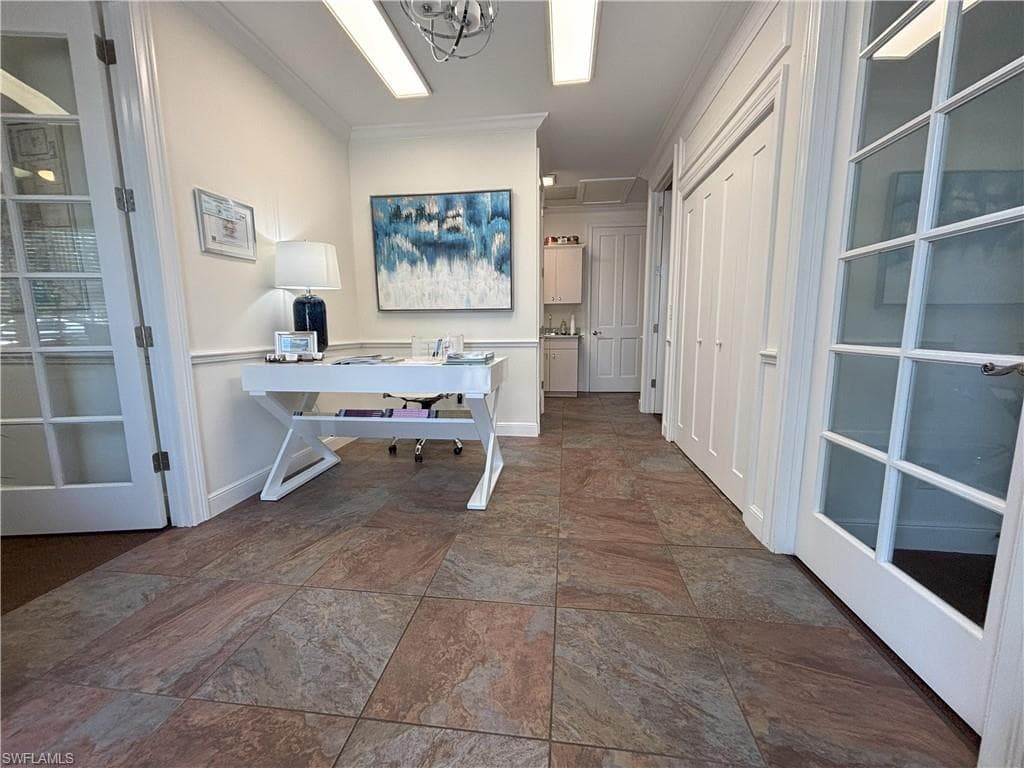 870 97th Ave N, Naples, FL 34108-2