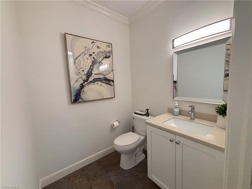 870 97th Ave N, Naples, FL 34108-4