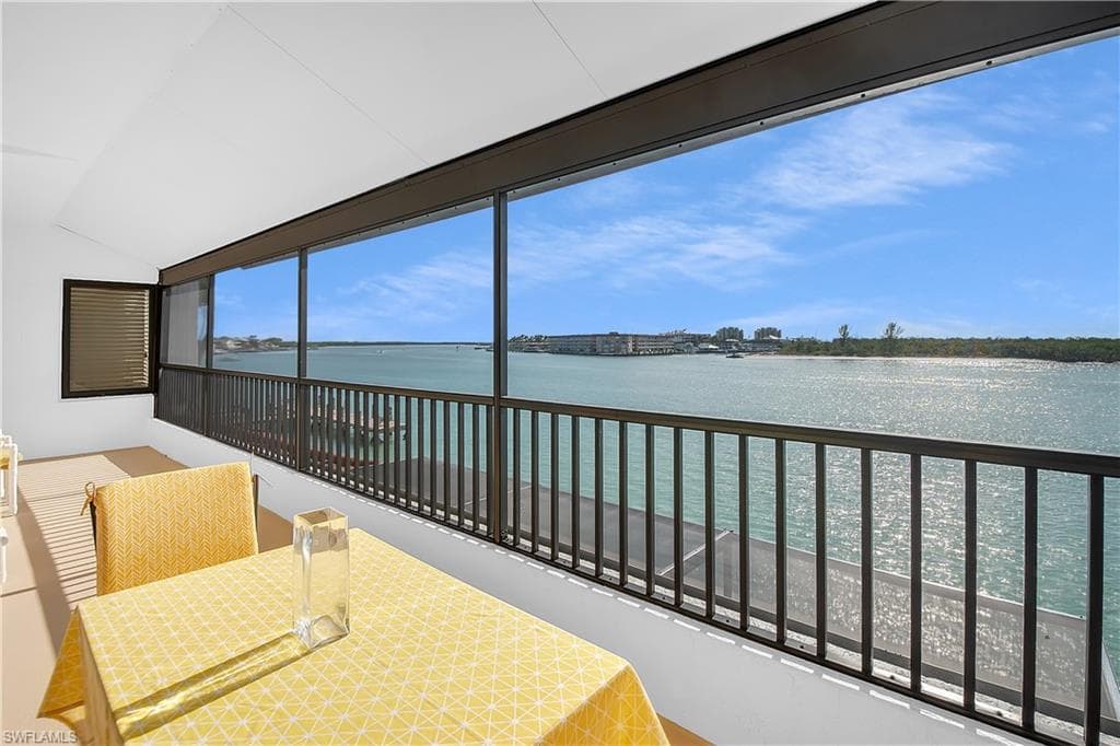122 La Peninsula Blvd 122, Naples, FL 34113-9