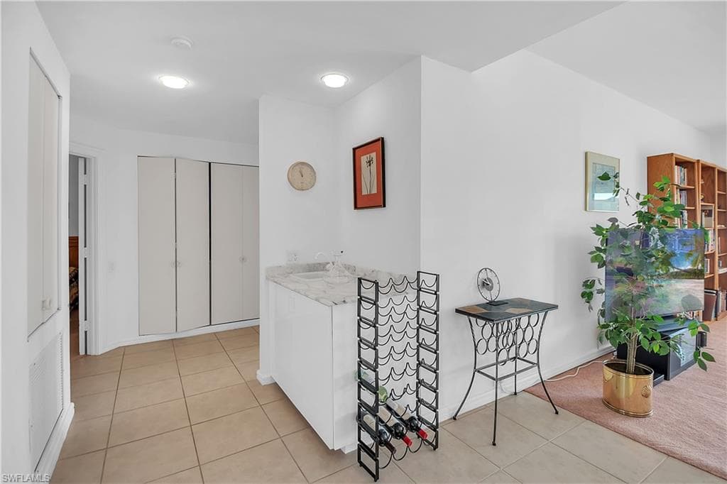 122 La Peninsula Blvd 122, Naples, FL 34113-11