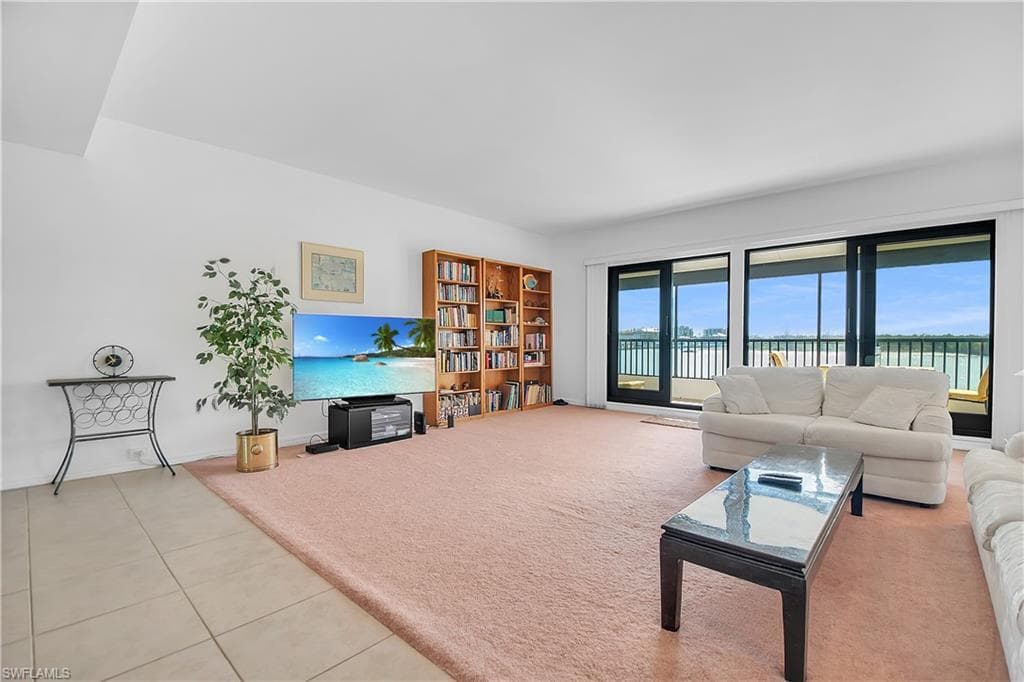 122 La Peninsula Blvd 122, Naples, FL 34113-13