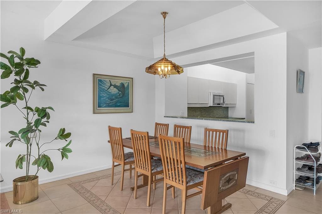 122 La Peninsula Blvd 122, Naples, FL 34113-15