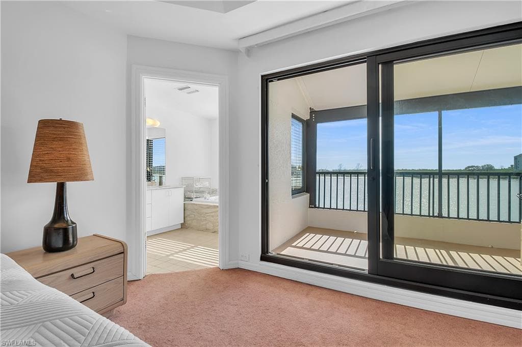122 La Peninsula Blvd 122, Naples, FL 34113-29