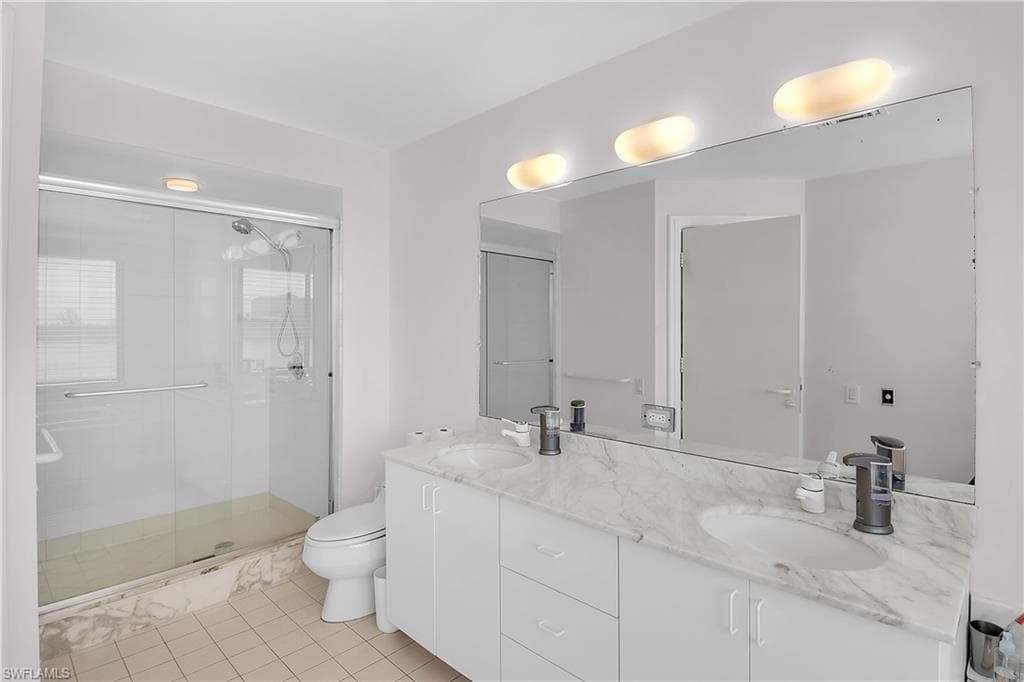 122 La Peninsula Blvd 122, Naples, FL 34113-30