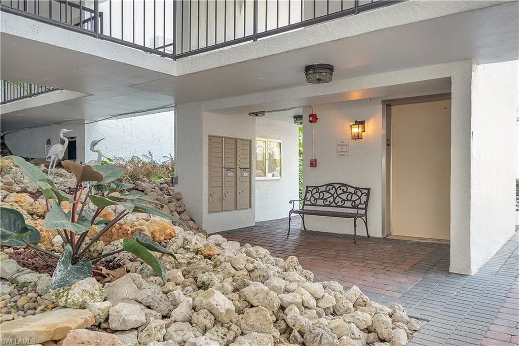 122 La Peninsula Blvd 122, Naples, FL 34113-32