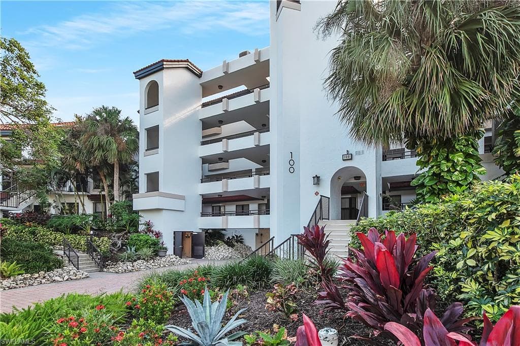 122 La Peninsula Blvd 122, Naples, FL 34113-3