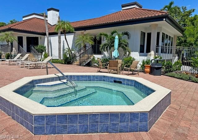 122 La Peninsula Blvd 122, Naples, FL 34113-40