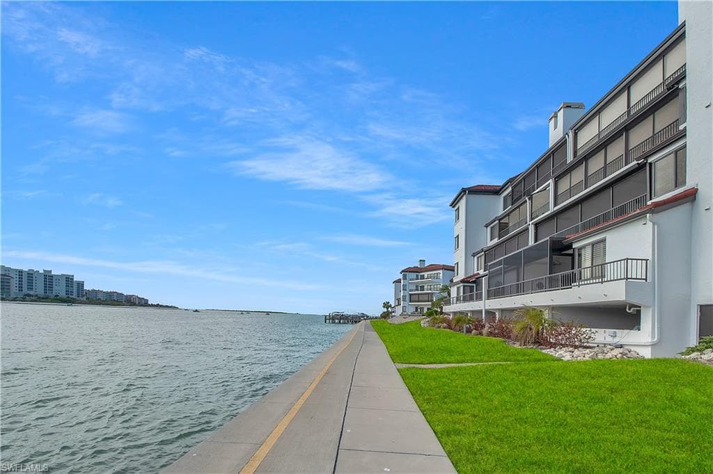 122 La Peninsula Blvd 122, Naples, FL 34113-4