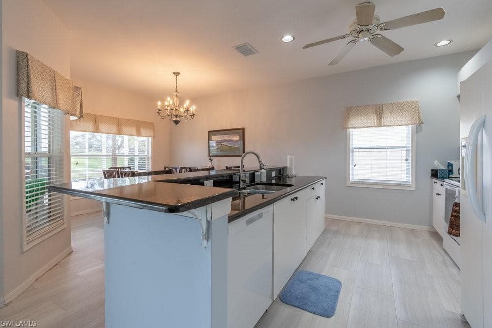 7124 Falcons Glen Blvd, Naples, FL 34113-9