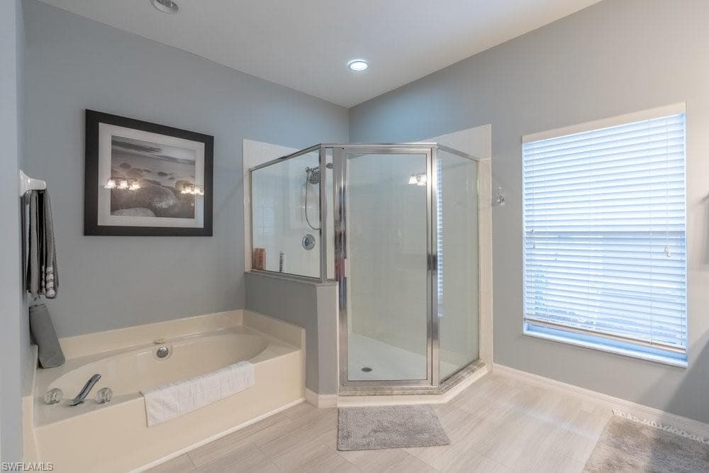 7124 Falcons Glen Blvd, Naples, FL 34113-20