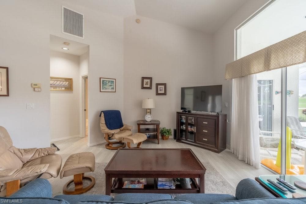 7124 Falcons Glen Blvd, Naples, FL 34113-6