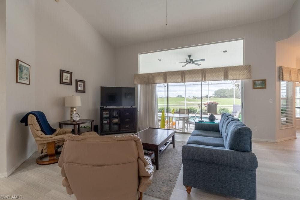 7124 Falcons Glen Blvd, Naples, FL 34113-8