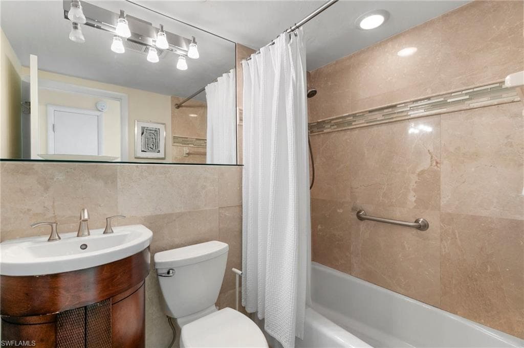 457 Tallwood St 403, Marco Island, FL 34145-4