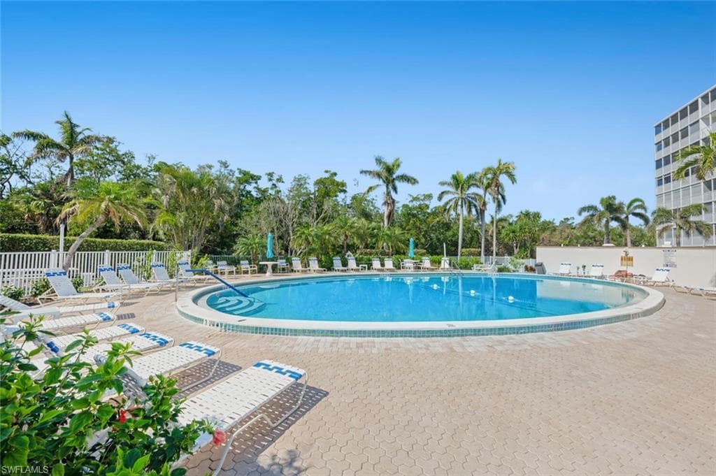 1 Bluebill Ave 503, Naples, FL 34108-14