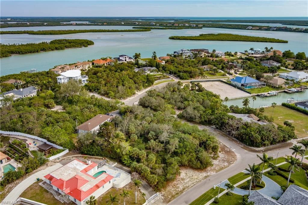 889 Scott Dr, Marco Island, FL 34145-11