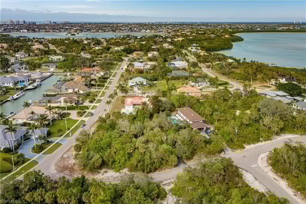 889 Scott Dr, Marco Island, FL 34145-14