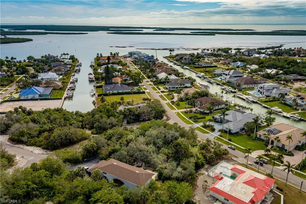 889 Scott Dr, Marco Island, FL 34145-17