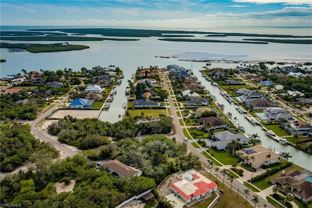 889 Scott Dr, Marco Island, FL 34145-18