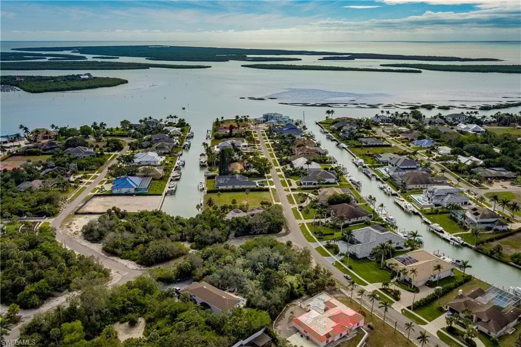 889 Scott Dr, Marco Island, FL 34145-25