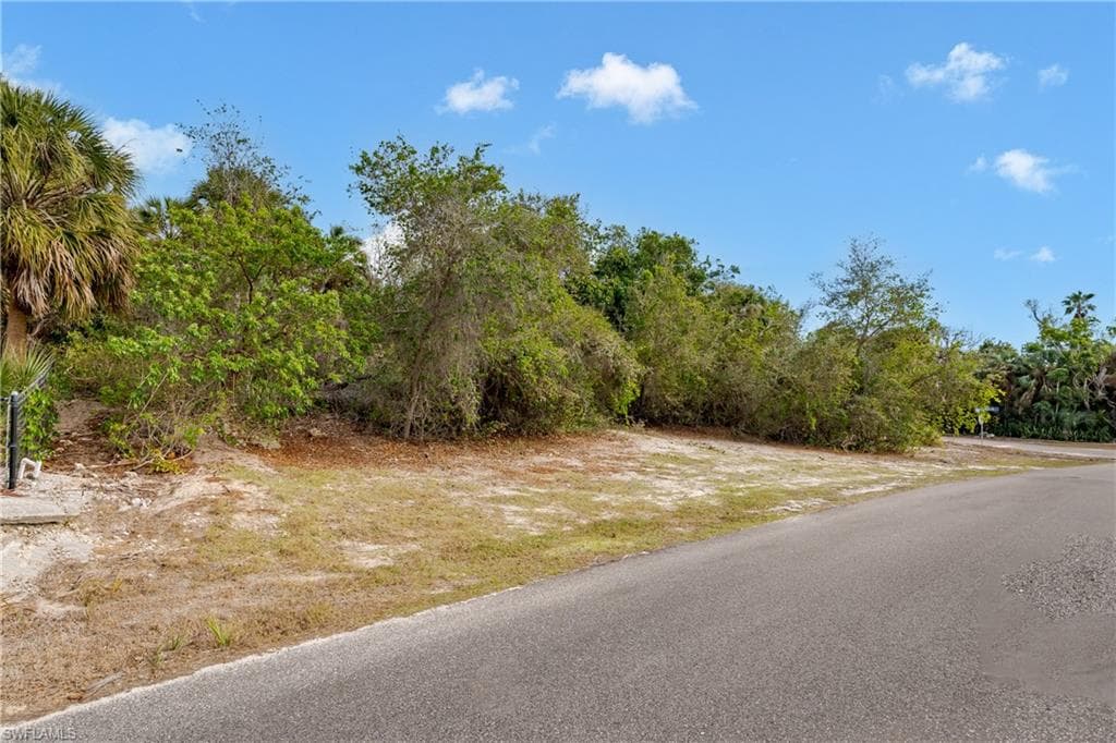 889 Scott Dr, Marco Island, FL 34145-33