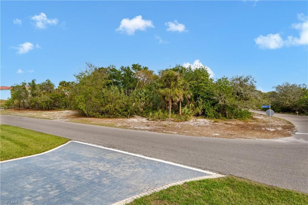 889 Scott Dr, Marco Island, FL 34145-34