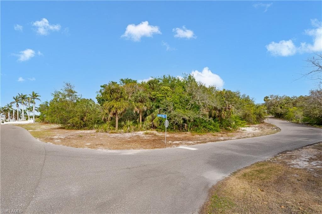 889 Scott Dr, Marco Island, FL 34145-35