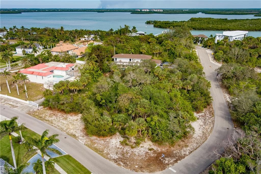 889 Scott Dr, Marco Island, FL 34145-4