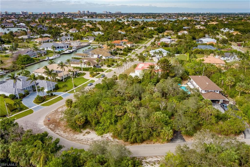 889 Scott Dr, Marco Island, FL 34145-6