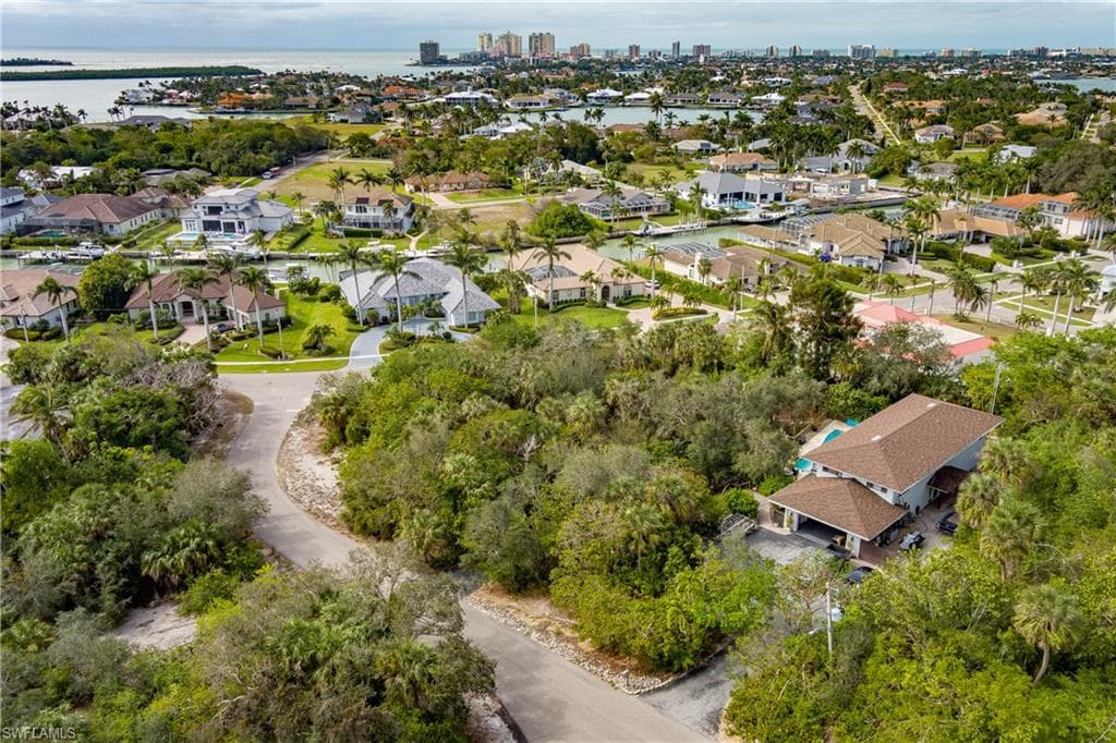889 Scott Dr, Marco Island, FL 34145-7