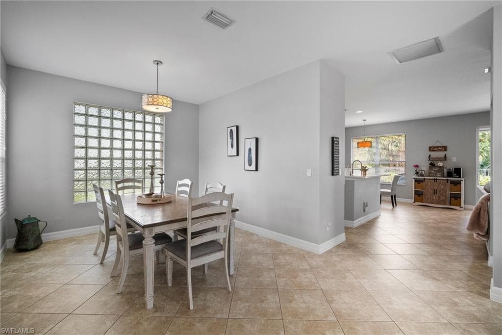 1384 Areca Cv, Naples, FL 34119-17