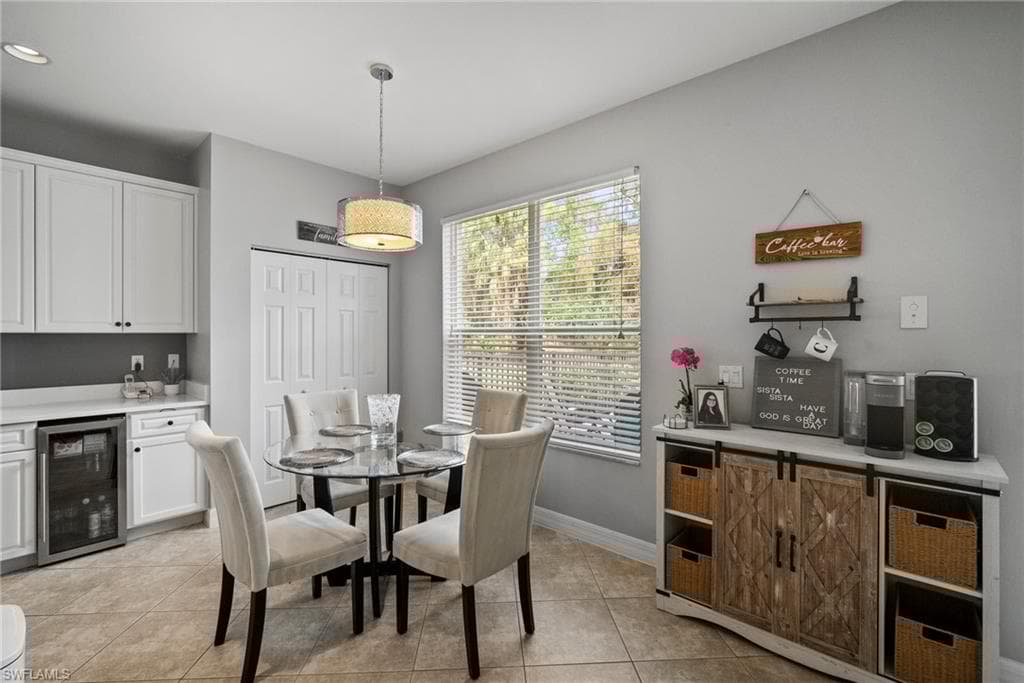 1384 Areca Cv, Naples, FL 34119-21