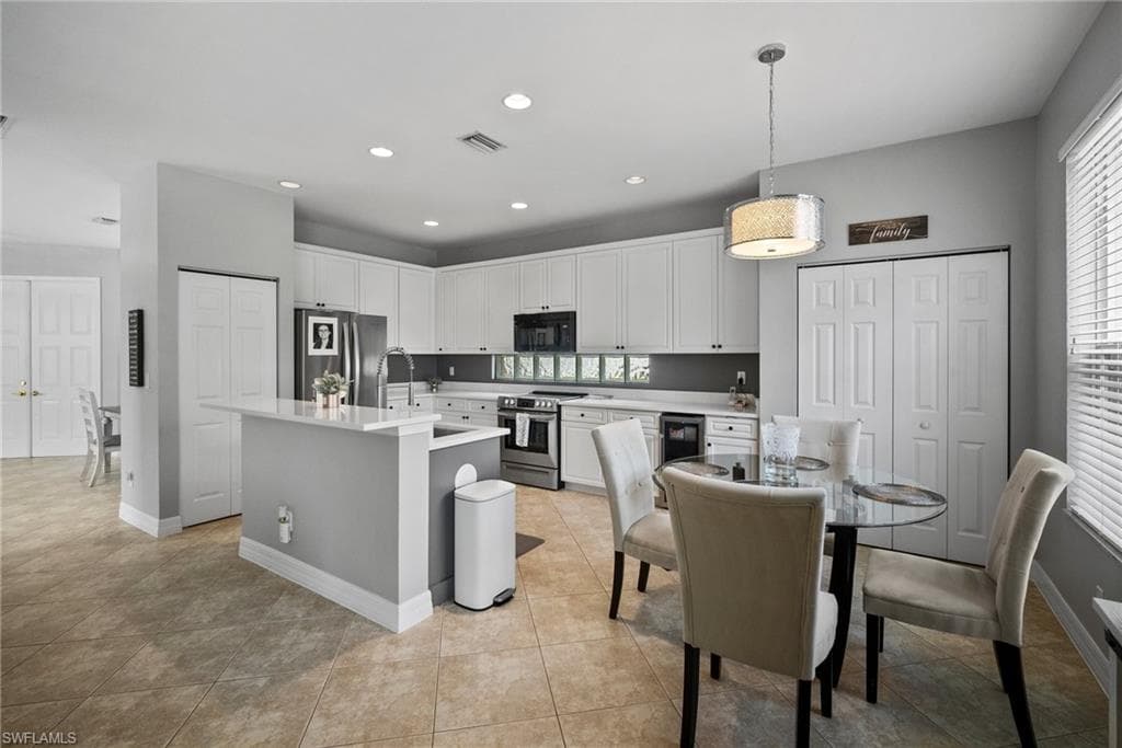 1384 Areca Cv, Naples, FL 34119-24