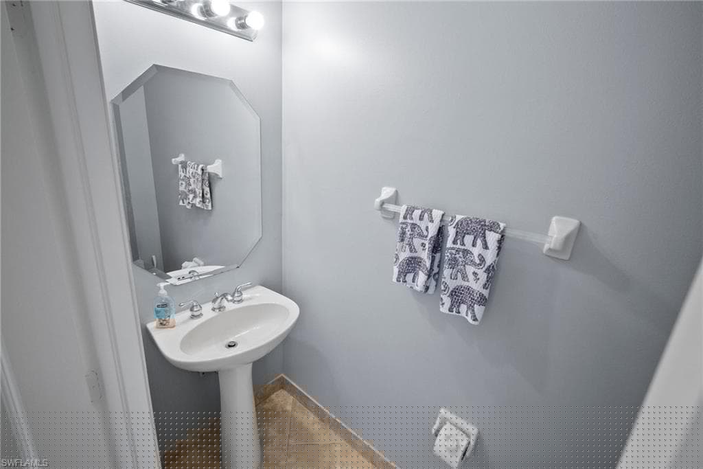 1384 Areca Cv, Naples, FL 34119-39