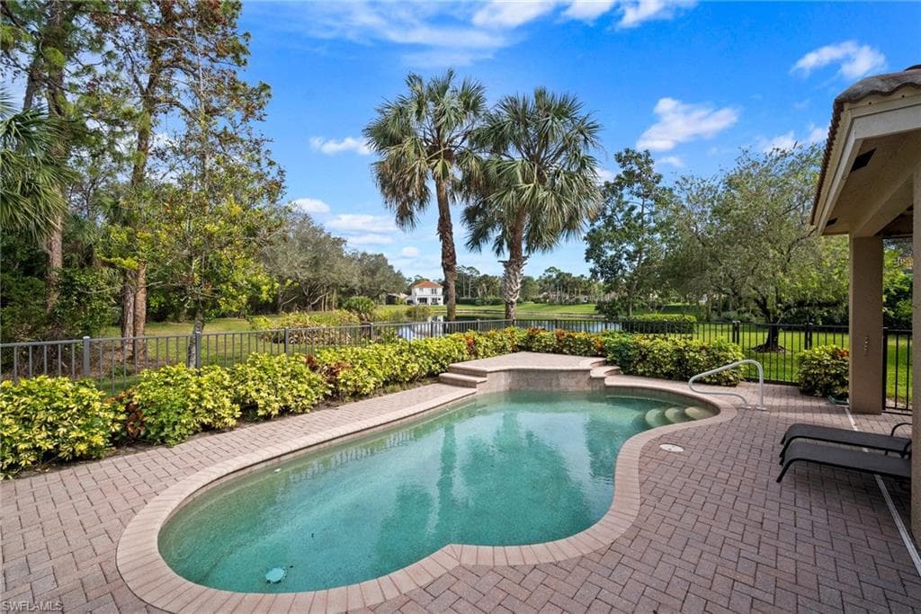 1384 Areca Cv, Naples, FL 34119-8