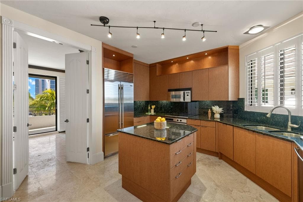 4400 Gulf Shore Blvd N 4-405, Naples, FL 34103-17