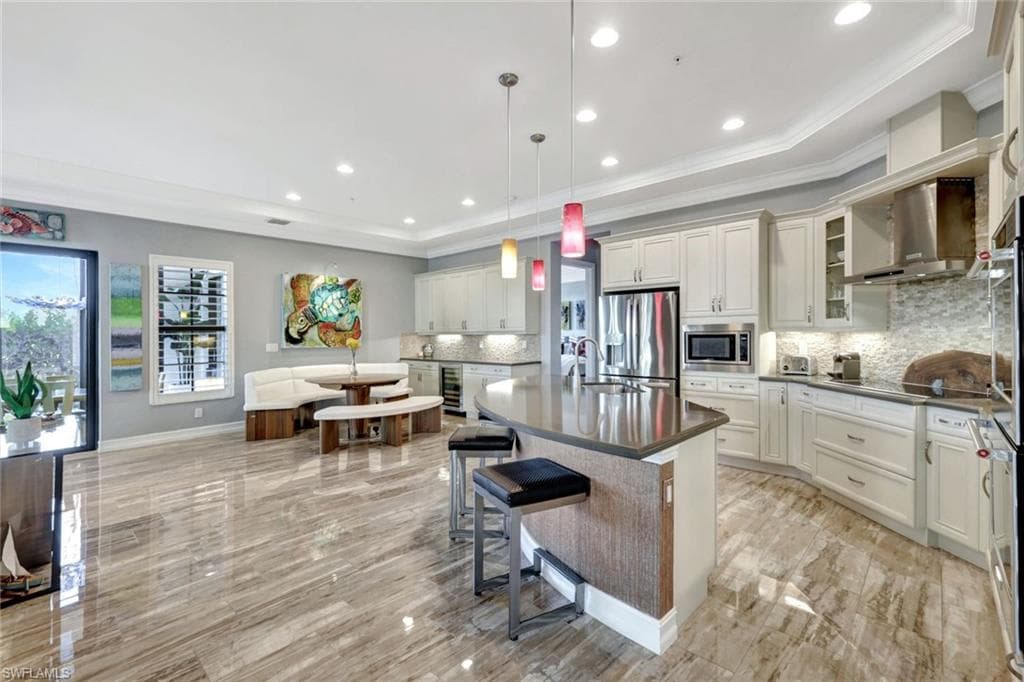 2431 Breakwater Way 10-101, Naples, FL 34112-10
