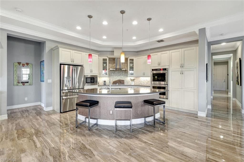 2431 Breakwater Way 10-101, Naples, FL 34112-12