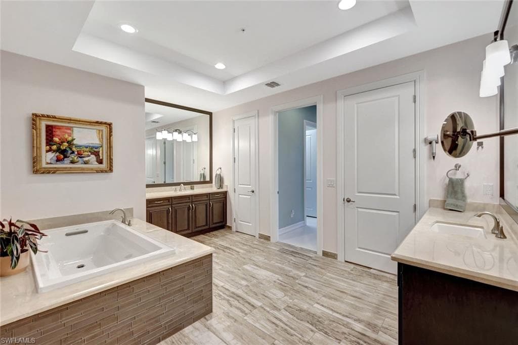 2431 Breakwater Way 10-101, Naples, FL 34112-17