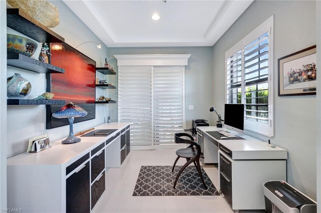 2431 Breakwater Way 10-101, Naples, FL 34112-19