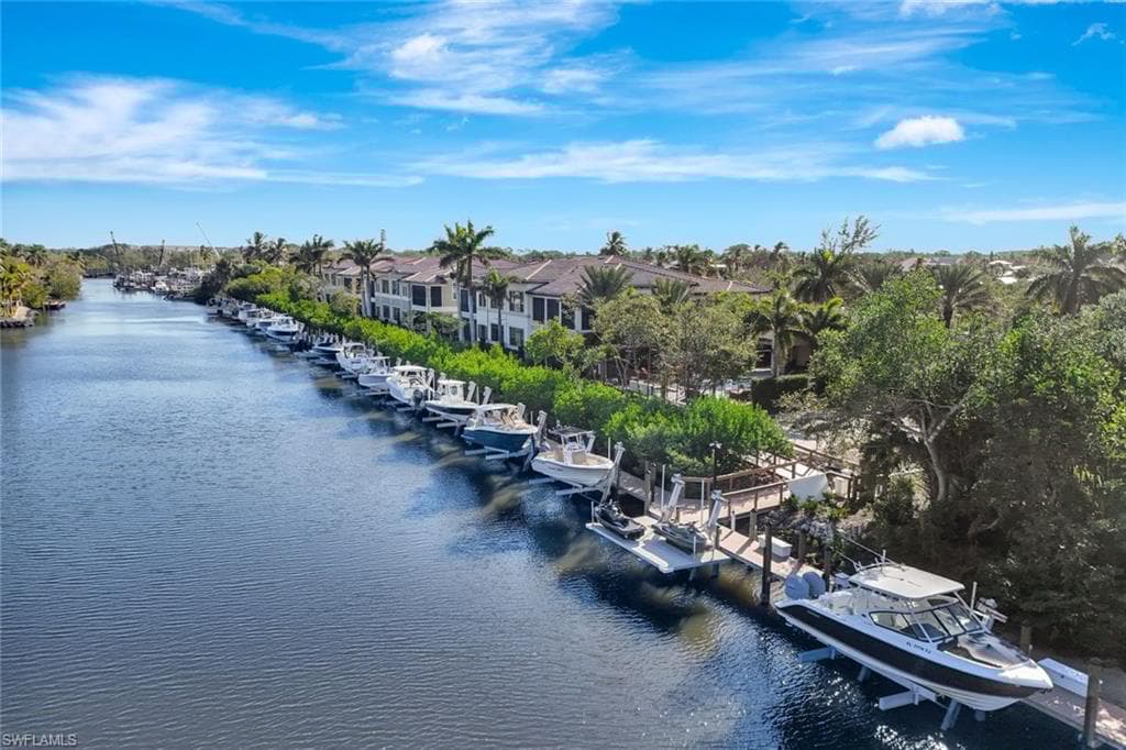 2431 Breakwater Way 10-101, Naples, FL 34112-29