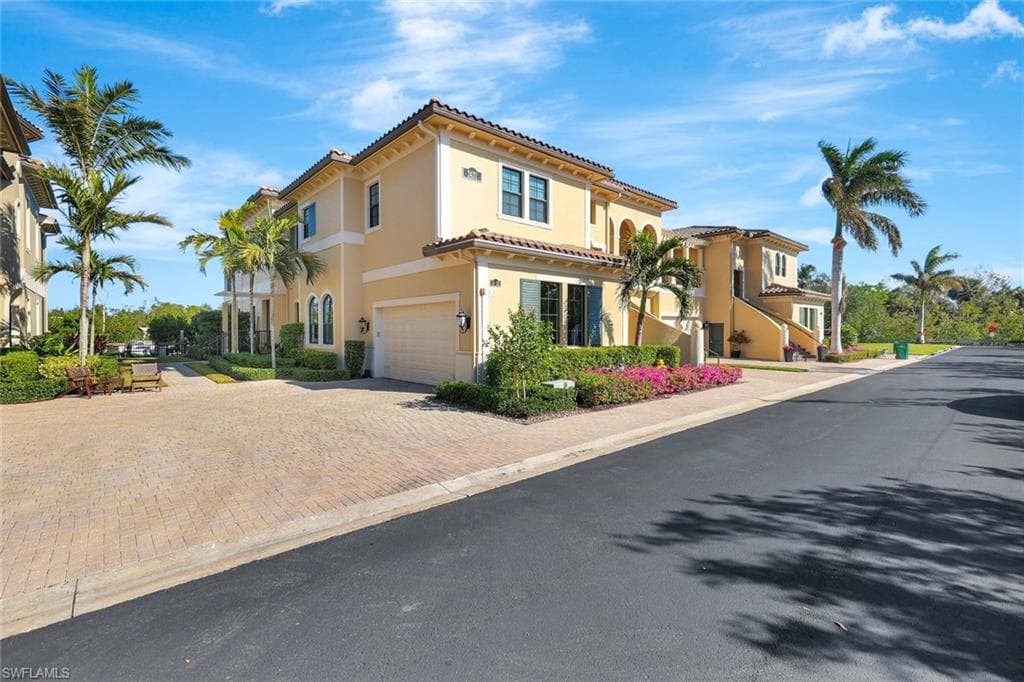 2431 Breakwater Way 10-101, Naples, FL 34112-31