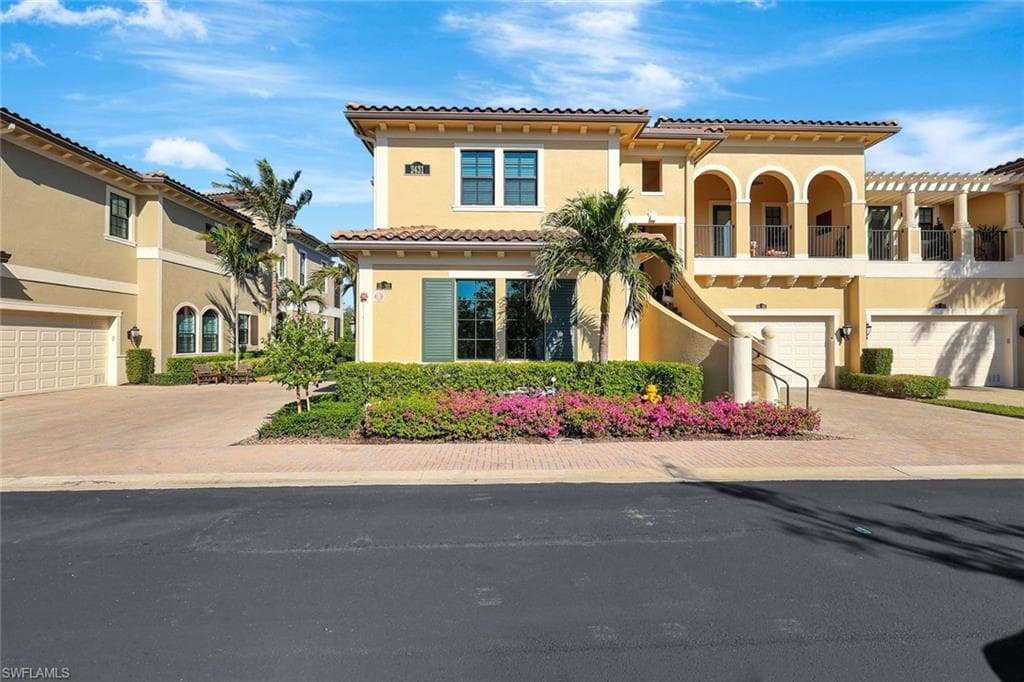 2431 Breakwater Way 10-101, Naples, FL 34112-34