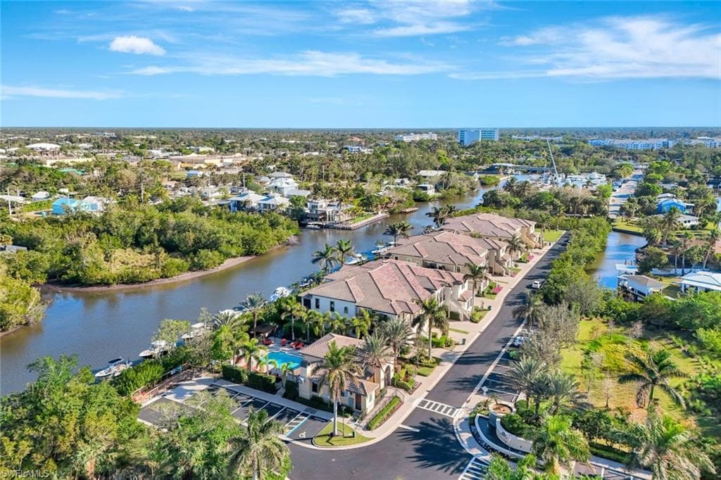 2431 Breakwater Way 10-101, Naples, FL 34112-35