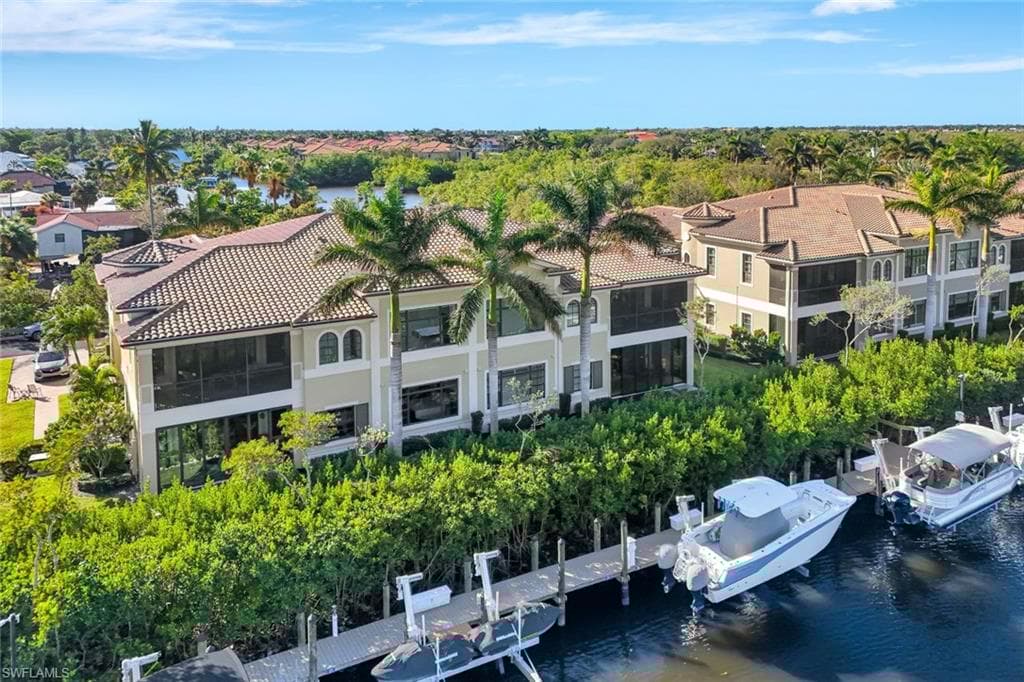 2431 Breakwater Way 10-101, Naples, FL 34112-37
