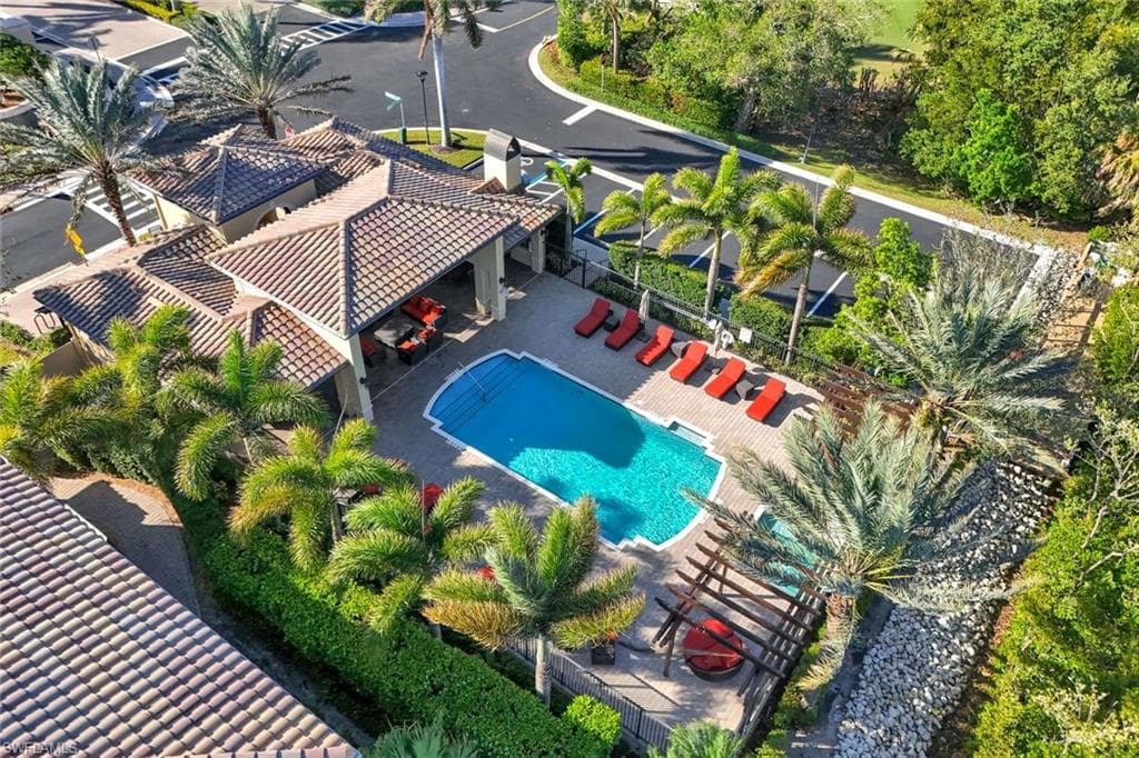 2431 Breakwater Way 10-101, Naples, FL 34112-40