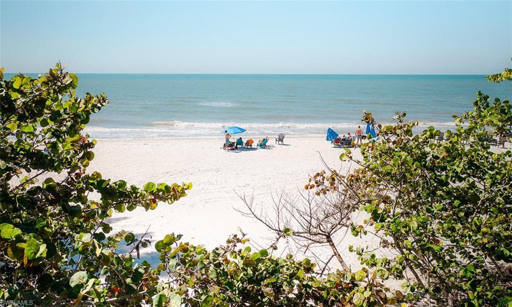 2431 Breakwater Way 10-101, Naples, FL 34112-47